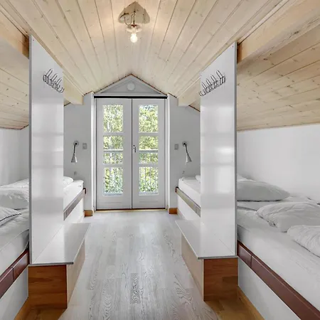 5 Bedroom Cozy Home In Hadsund Helberskov