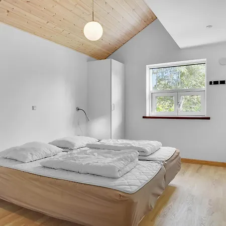 5 Bedroom Cozy Home In Hadsund Holiday home