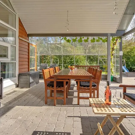 5 Bedroom Cozy Home In Hadsund Holiday home *